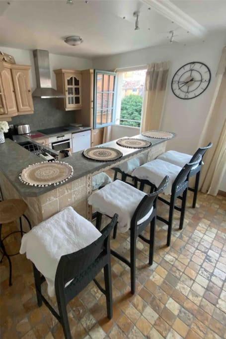 Grasse : Centre Ville Superbe Appartement 2 Chambres Luaran gambar